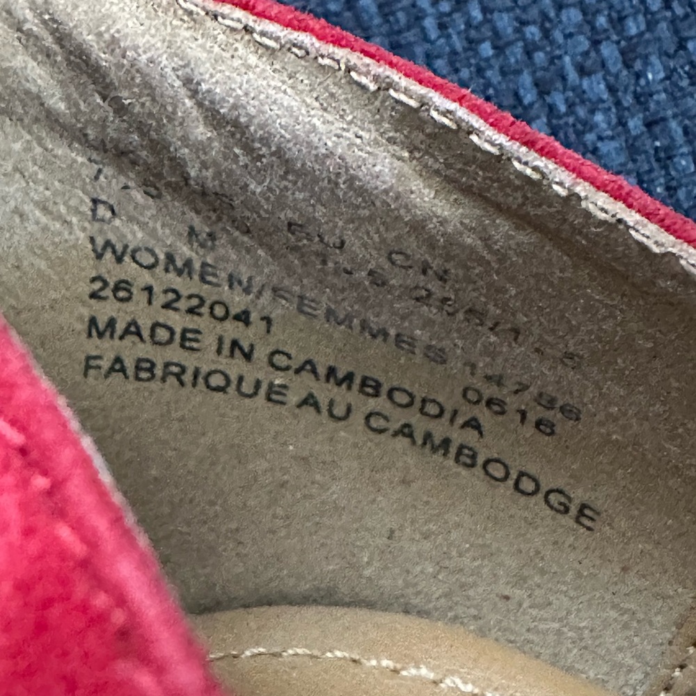 Clarks Red Faux Suede Pumps, Size 10 - Picture 5 of 9